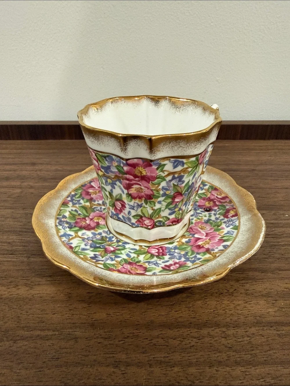Floral Gold Rim Teacup & Saucer Set